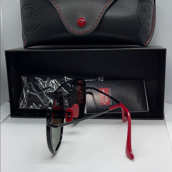 BNIB Never Worn Rayban Ferrari Scuderia Rb3748 - Picture 3 of 8